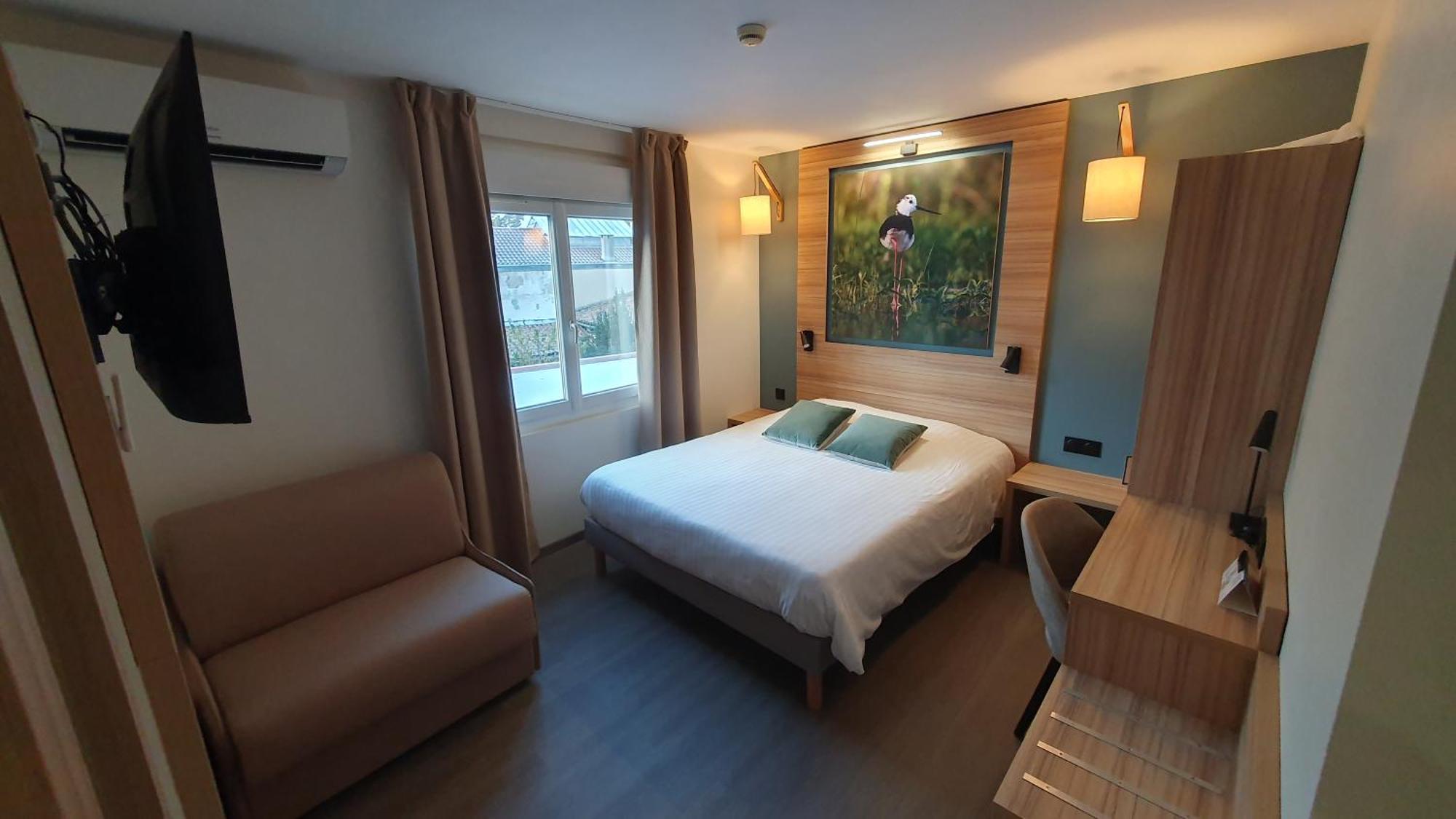 Logis Hotel - Les Pasteliers Лавор Екстериор снимка